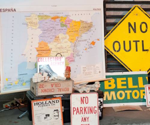 Vintage Signs, vintage maps at Vintage Garage Chicago 3rd Sunday uptown